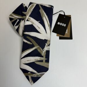 BOSS Hugo Boss Made In Italy Blue With Leaf Print 100% Cotton Neck Tie New
